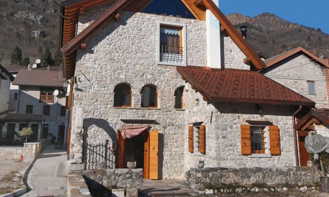 Barcis Apartment | Nice apartment for 4 people with WIFI, TV, patio and parking