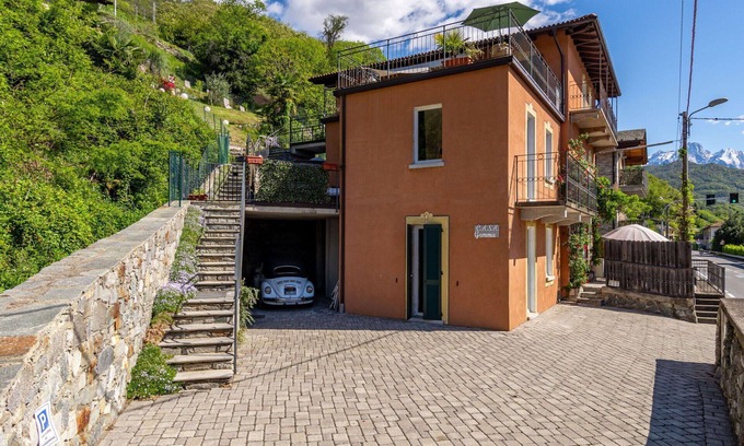 Trezzone Apartment | Nice apartment for 6 guests with A/C, WIFI, TV, terrace and parking