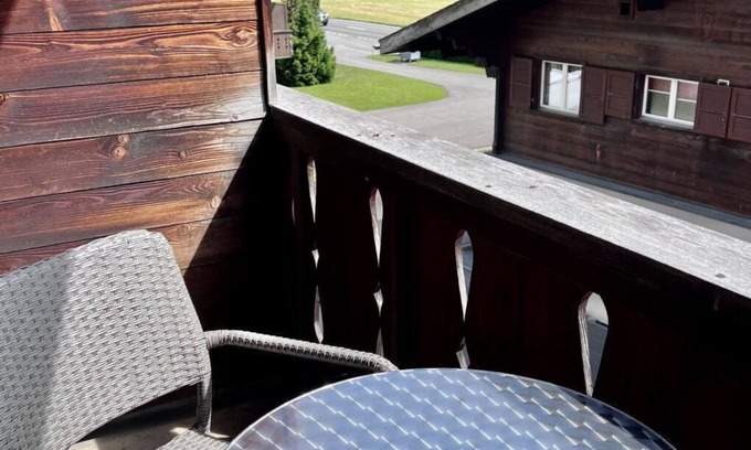 Saanen Apartment | Nice apartment for 6 people with WIFI, TV, balcony and pets allowed