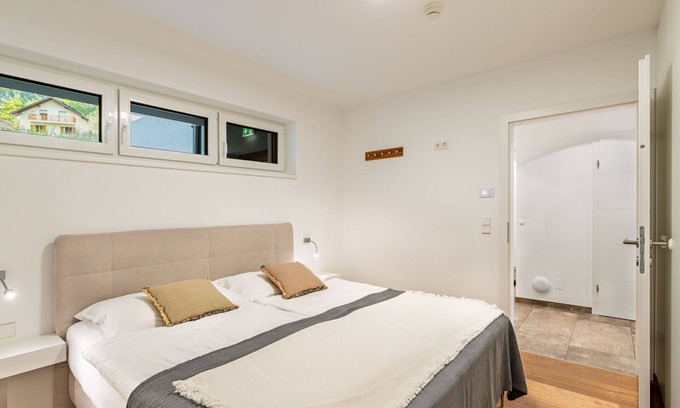 Annenheim Apartment | Nice apartment for 6 guests with WIFI, TV, balcony, pets allowed and panoramic view