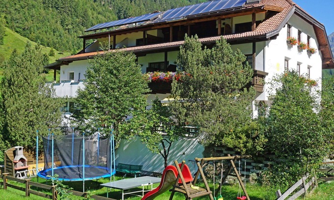 Kaunertal Apartment | Nice apartment for 4 guests with WIFI, TV, balcony and pets allowed