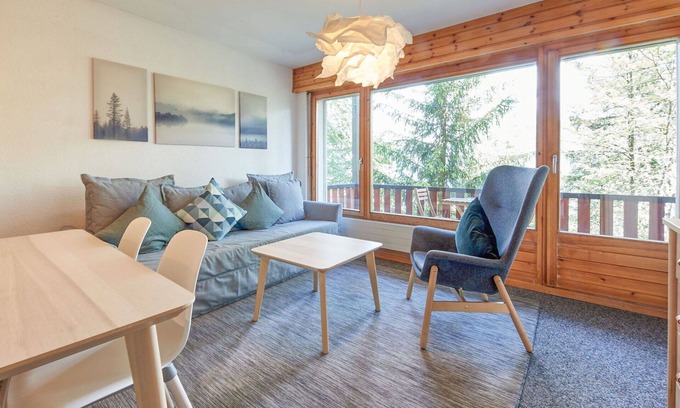 Heremence Apartment | Nice apartment for 4 guests with WIFI, pool, TV, balcony, panoramic view and parking