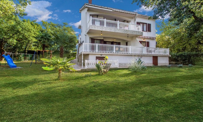 Milcetici Apartment | Nice apartment in Malinska with WiFi