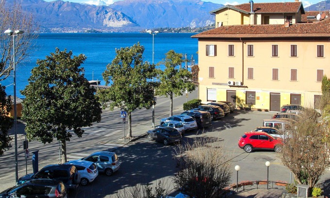 Laveno Apartment | Nice apartment for 4 people with WIFI, TV, balcony and pets allowed