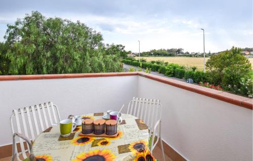 Isola di Capo Rizzuto Apartment | Nice Apartment In Isola Di Capo Rizzuto
