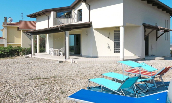 Tortoreto Apartment | Nice apartment with hot tub, WIFI, private pool, TV, terrace, pets allowed and parking