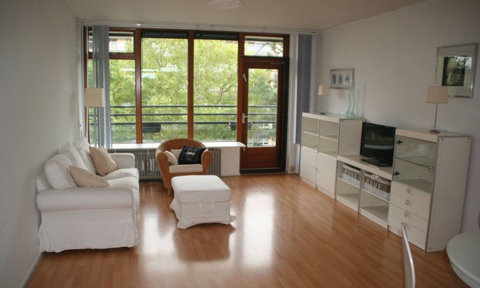 Bilthoven Apartment | Nice apartment nearby Utrecht in friendly village. Long stay, min 6 months