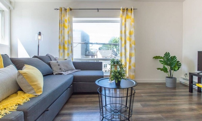 Desjardins Apartment | Nice appart in Lévis
