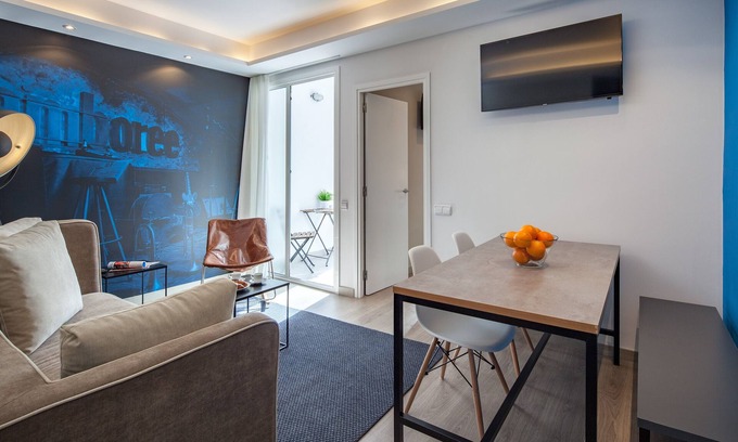 El Camp de l'Arpa del Clot Apartment | Nice balcony 2 bdrm apartment Sagrada Familia
