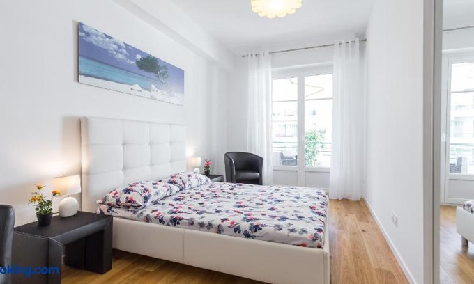 Nice City Centre Apartment | Nice Beach - Promenade Des Anglais
