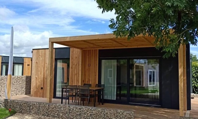 Houthem Ski Chalet | Nice chalet with dishwasher, 9 km. from Maastricht