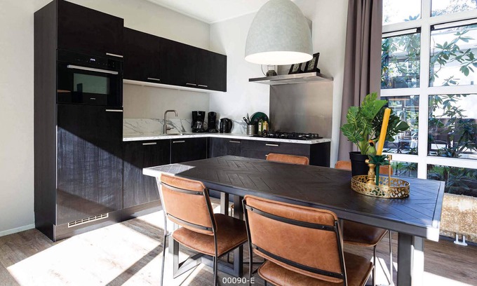 Beekbergen-Zuid Ski Chalet | Nice chalet with a sauna and spa