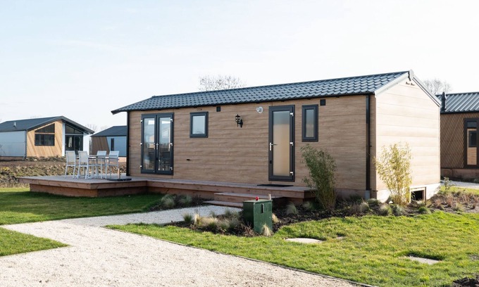 Kerkdriel Ski Chalet | Nice chalet with dishwasher, near the river Maas