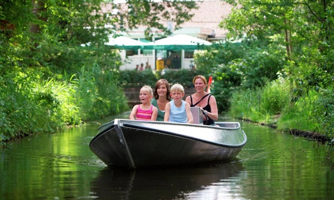 Municipality of Rijssen-Holten House | Nice chalet with garden, on the edge of the forest