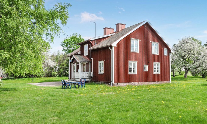 Sunnemo Apartment | Nice cottage on large plot in Sunnemo.