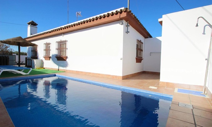 Conil de la Frontera House | nice holiday home with private pool, for 4-5 persons, quiet, with Wi-Fi and airconditioning and bicycles
