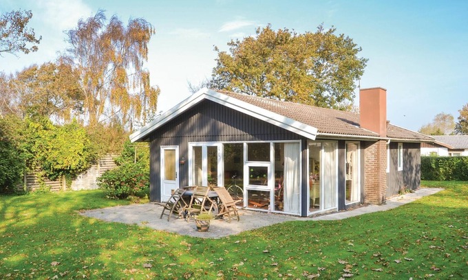 Sjaelborg House | Nice home in Esbjerg V with WiFi