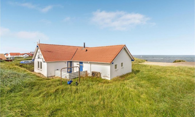 Lild Strand House | Nice Home In Frøstrup With Kitchen