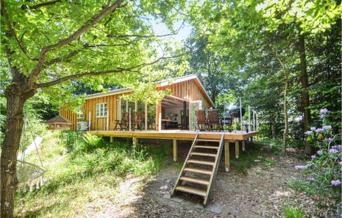 Fjellerup Strand House | Nice Home In Glesborg With Wifi
