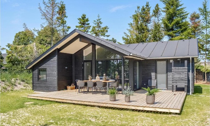 Nørre Hurup House | Nice Home In Hadsund With Kitchen