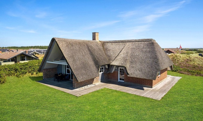 Hvide Sande House | Nice home in Hvide Sande with sauna