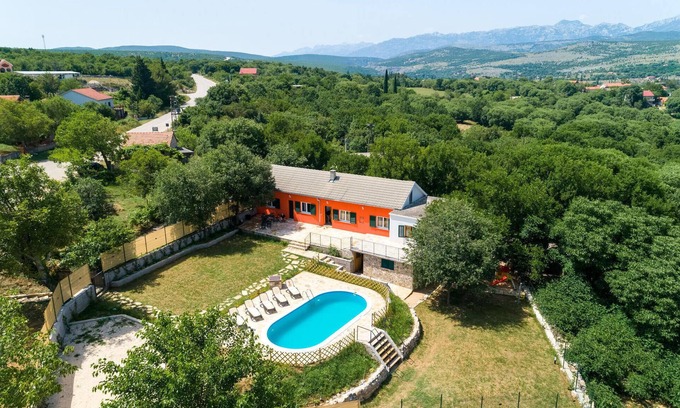 Obrovac House | Nice home in Kastel Zegarski with WiFi