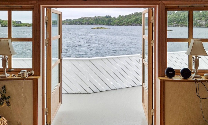 Radoy House | Nice home in Manger with house sea view