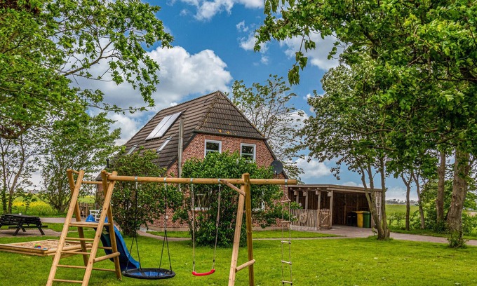 Niebuell House | Nice home in Niebüll with kitchen