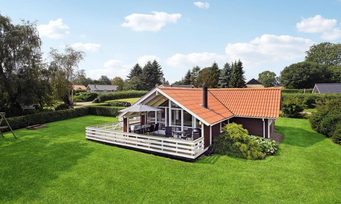 Mommark Strand House | Nice home in Sydals with sauna