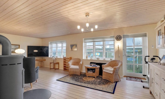 Thyboron House | Nice home in Thyborøn with WiFi
