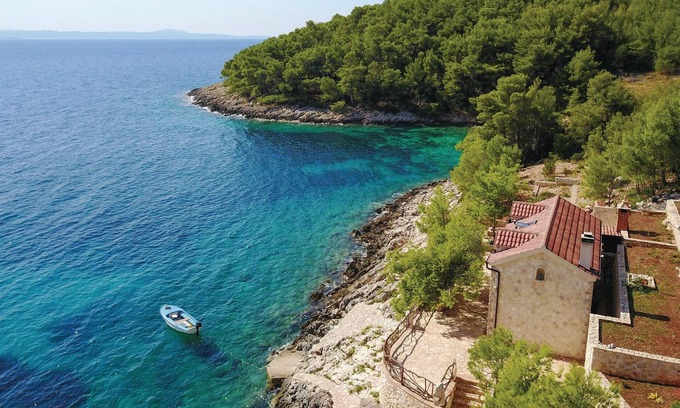 Zastrazisce House | Nice home in Zastrazisce with WiFi