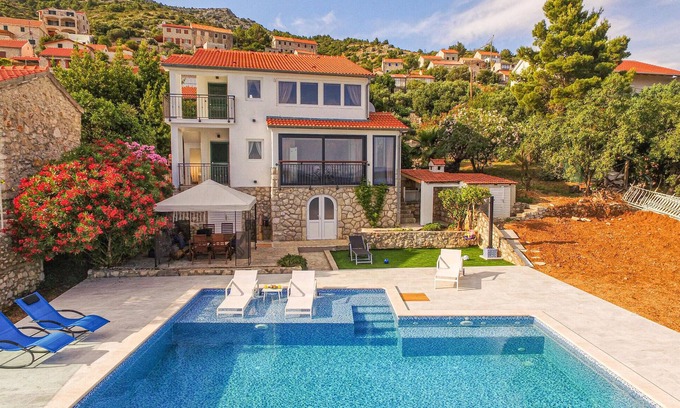Zavala House | Nice home in Zavala with WiFi