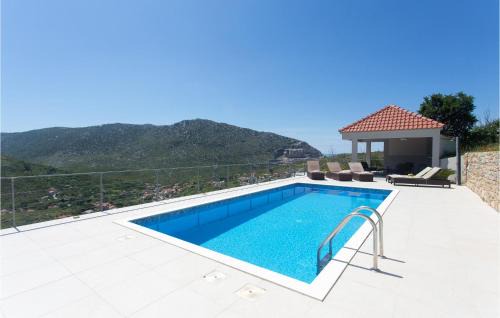Zrnovnica House | Nice Home In Zrnovnica