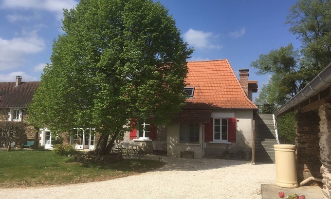 Chalais Cottage | Nice independent apartment in an old farmhouse