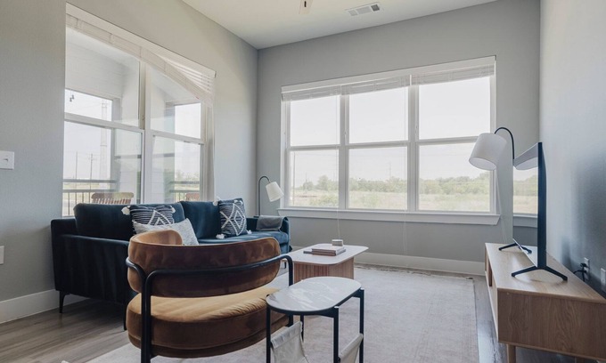McNeil Apartment | Nice Lost Plains 2BR w/Gym, Pool, W/D & A/C, by Blueground