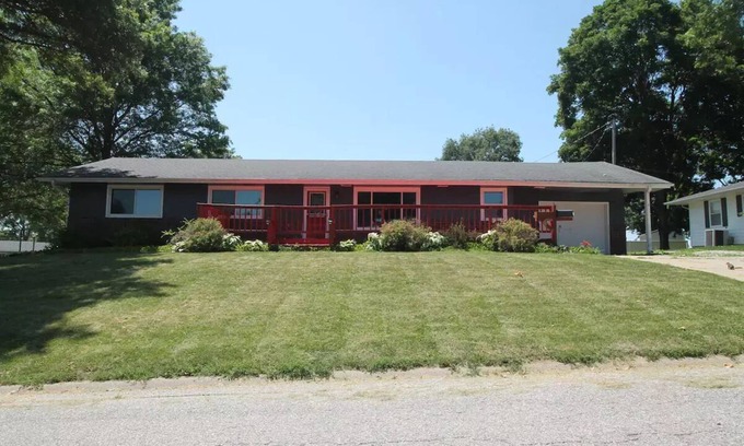 Clarinda House | Nice quiet neighborhoodnn