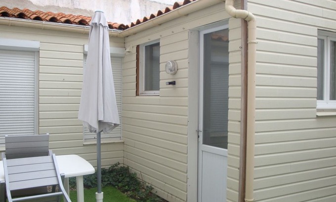 Les Sables d'Olonne Apartment | Nice studio near the beach and Wifi