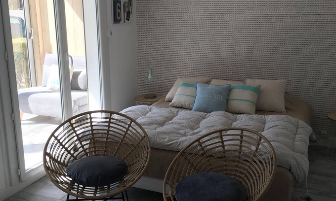 Roscoff Apartment | Nice Studio renovated to 50 m from the sea in private residence