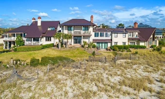 Debordieu Colony Villa | Nicely furnished downstairs villa; that opens to a porch overlooking the ocean
