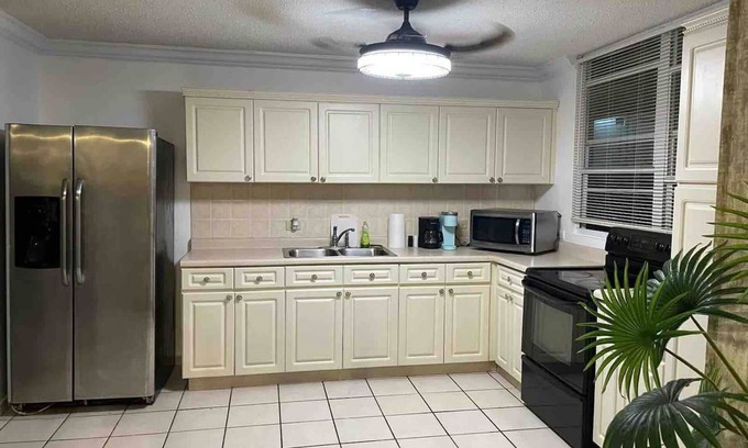 San Anton Apartment | Nicky’s place in San Juan,Carolina, PR close to everywhere. You will love it.