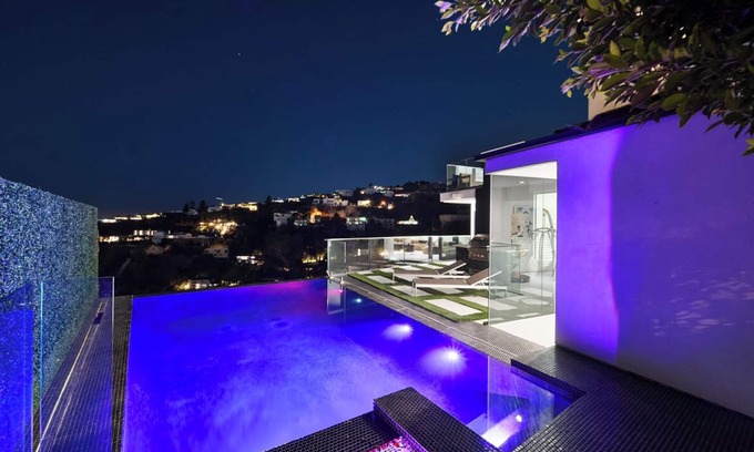 Hollywood Hills West Villa | NIGHTS YOU WILL NEVER FORGET VIEWS YOU WILL NEVER STOP CRAVING