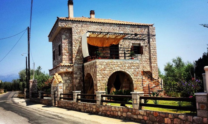 Papadhianika House | Niko's Stone Guest House