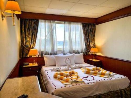 Cairo Hotel | nile cruise king boat
