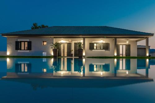 Gaitanion Villa | Nimar Villa