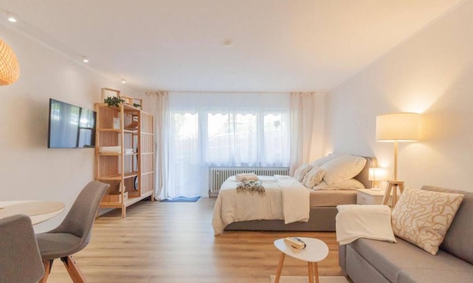 Plattenhardt Apartment | nJoy! Boho Oasis - Stuttgart Messe - Terrace