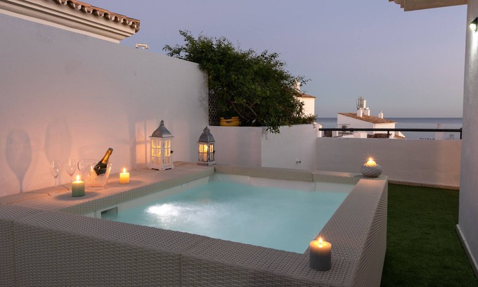 Puerto Banus Apartment | Nº 1 IN PUERTO BANUS, SEA VIEWS DUPLEX PENTHOUSE WITH PRIVATE HEATED POOL