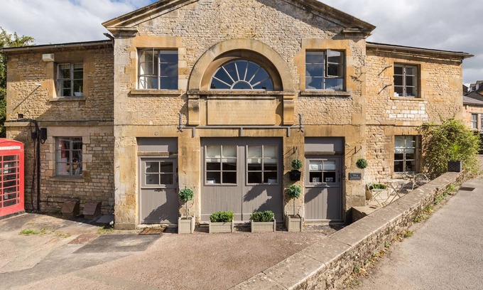 Blockley Apartment | NO.4 THE OLD COACH HOUSE, family friendly, with a garden in Blockley