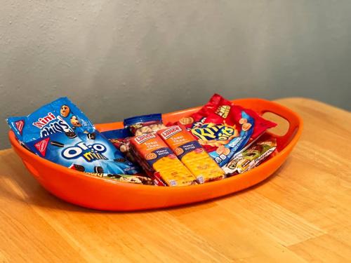 Southwood Valley Apartment | No Checkout Work! New Family Friendly Stay!