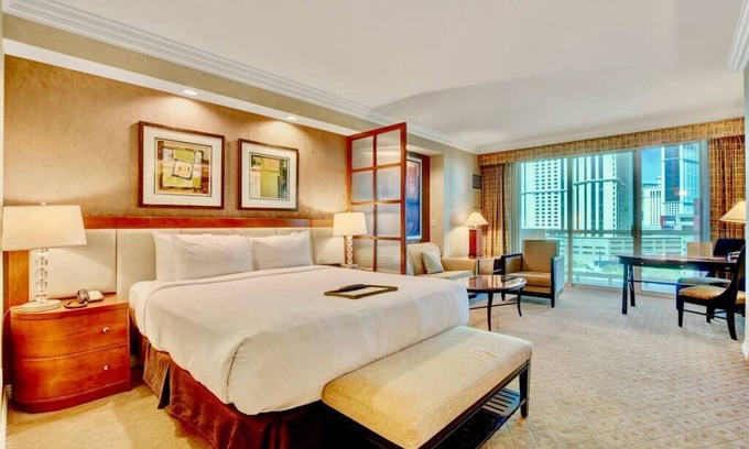 Las Vegas Condo | No Resort Fee ! Balcony Strip View Suite - Pool