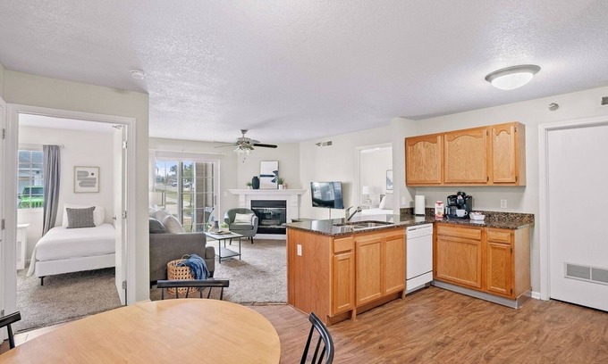 West Des Moines Apartment | No Stairs | Gym | Pool | Fast Wifi | and More!